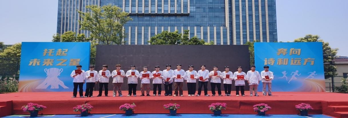名师匠心筑梦  学子技艺生辉  ---我校餐饮服务系技能文化节展台亮点直击 
