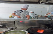 以赛砺匠心  烹食护成长 ——滨湖、梁溪两区校园食堂厨师技能大赛在我校举行