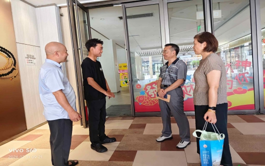 学校领导看望并慰问徐子豪同学